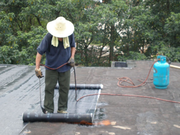 墙面漏水原因有哪些?装修师傅指出这4种,你家中招了吗? 墙面漏水原因有哪些?装修师傅指出这4种,你家中招了吗?